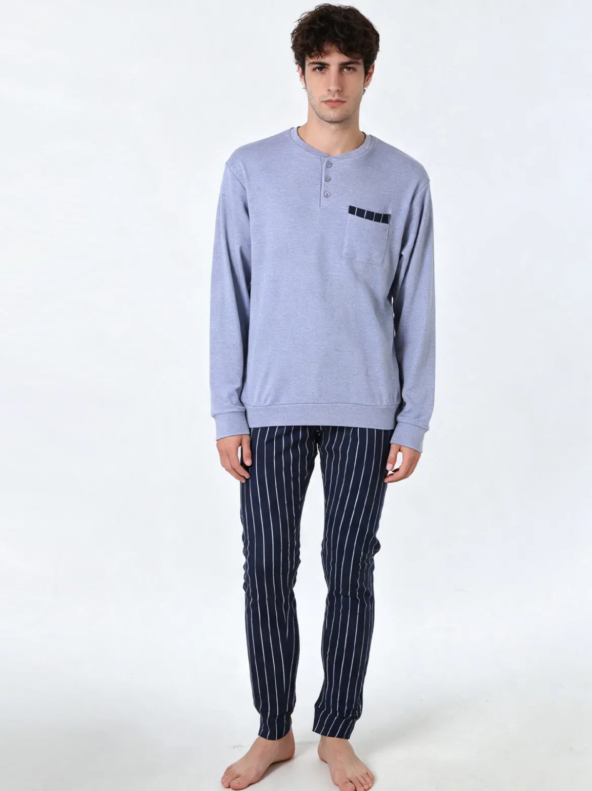 A Sette Pigiama lungo da uomo in cotone interlock con taschino e pantaloni a righe sottili - jeans