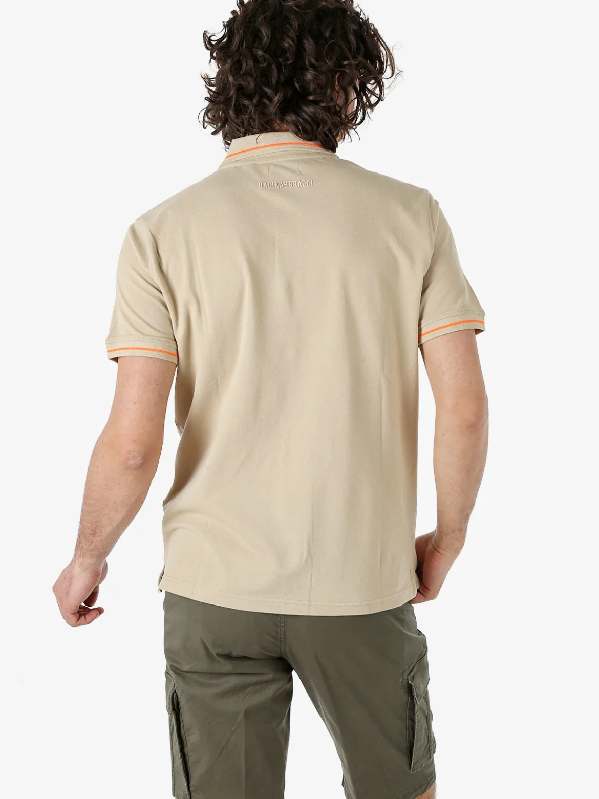 Baci & Abbracci Polo da uomo in cotone a maniche corte con logo davanti e dietro - sabbia