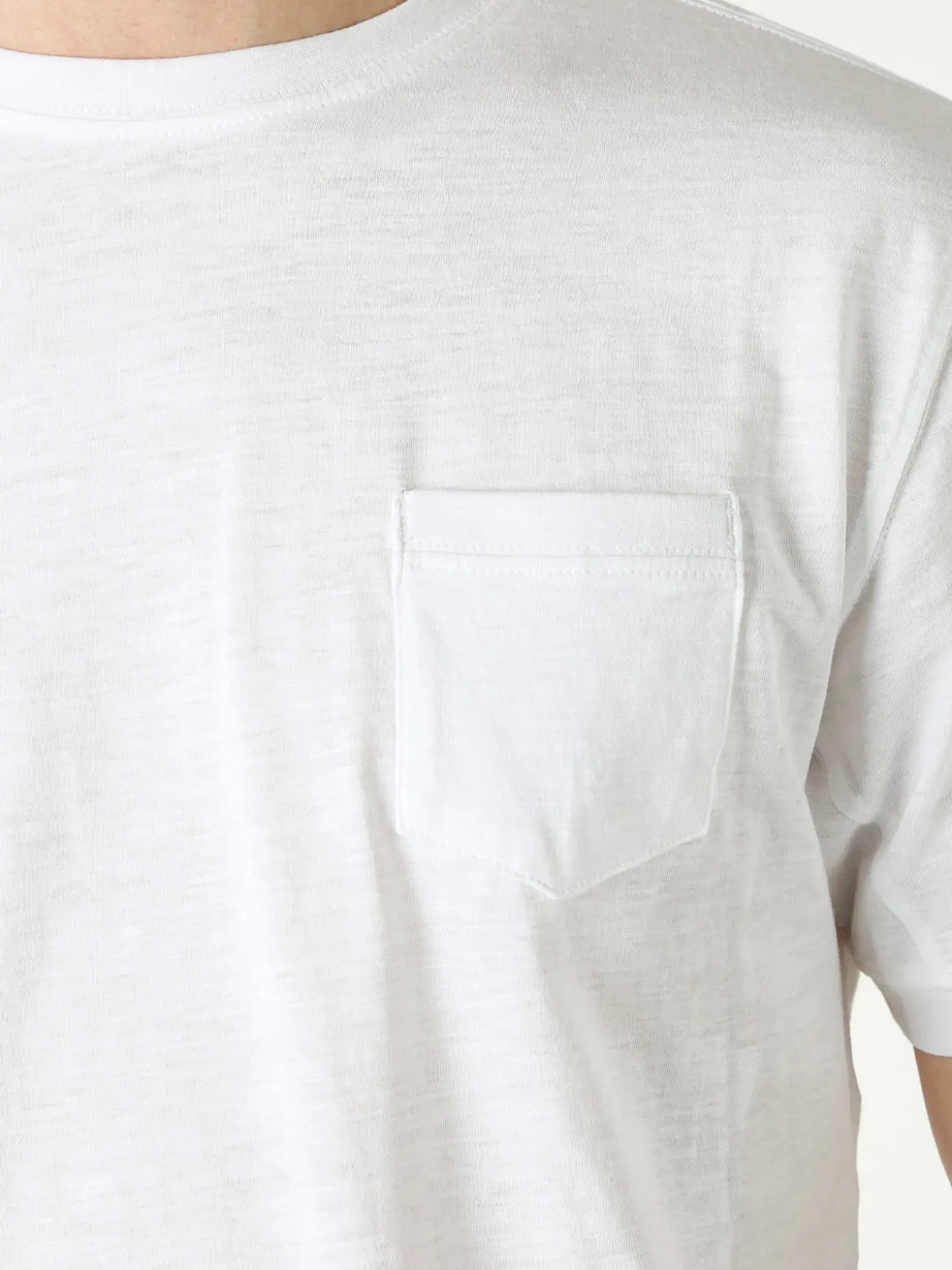 Baci & Abbracci T-shirt girocollo in cotone da uomo con taschino - bianco
