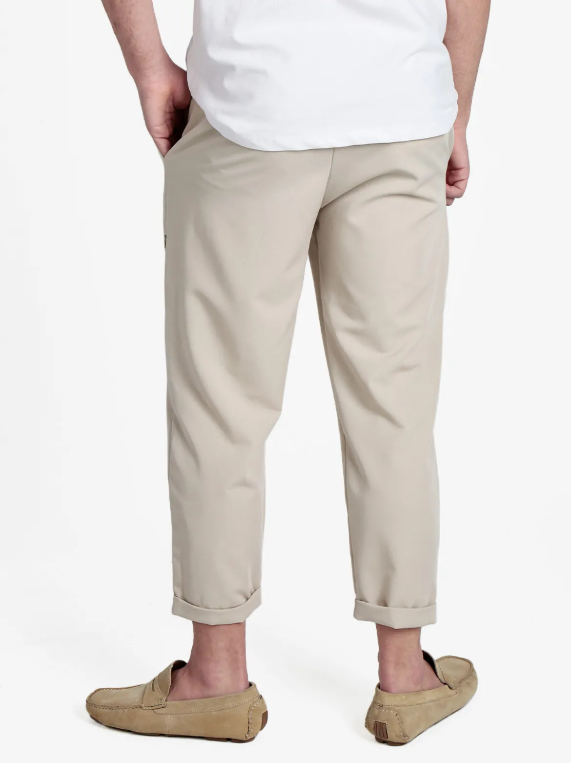 Close-Up Pantaloni casual da uomo con coulisse e risvolto finale