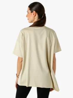 158c Maxi t-shirt da donna asimmetrica in cotone elasticizzato con bottoni decorativi - beige