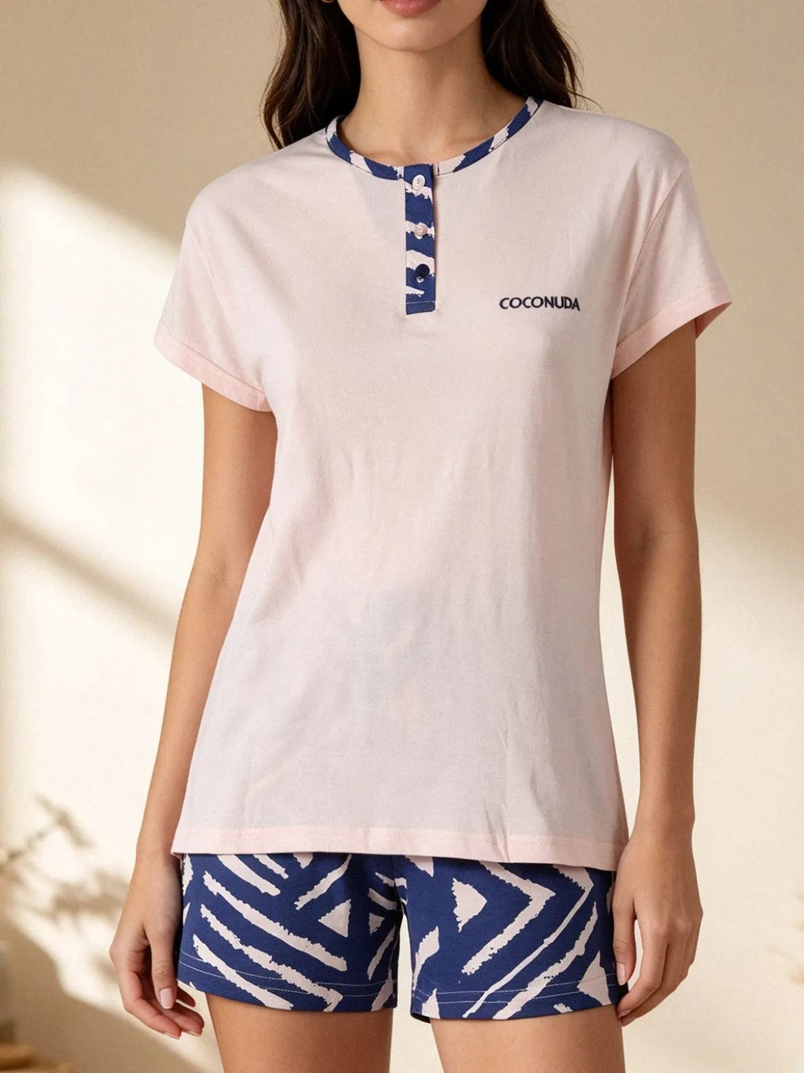 Coconuda Pigiama corto da donna in cotone con t-shirt e shorts a stampa - rosa