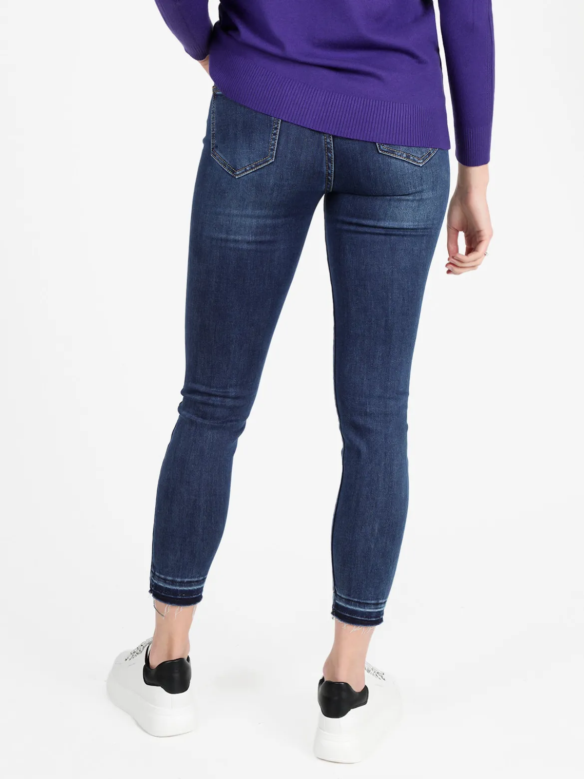 Farfallina Jeans donna slim fit con finale in taglio laser