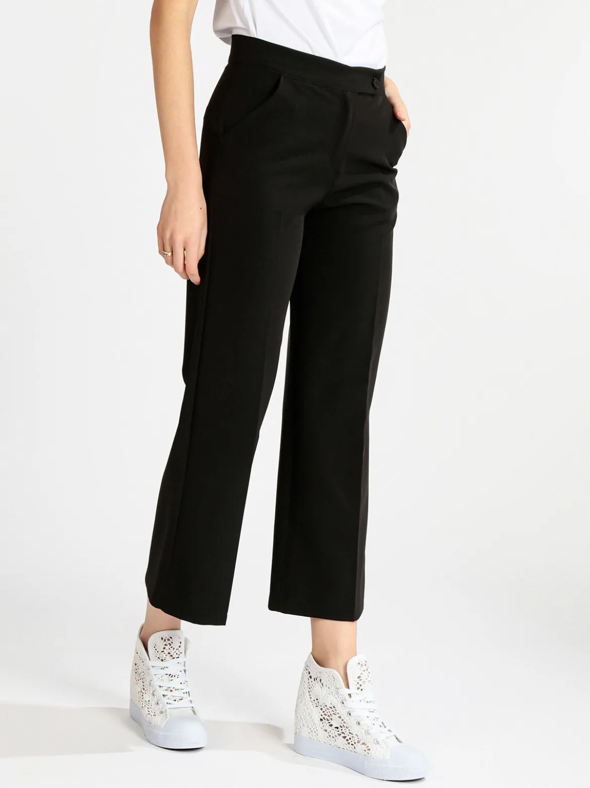Frenetika Pantaloni cropped da donna