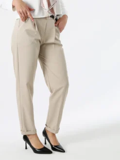 Frenetika Pantaloni da donna a gamba dritta con cintura e risvolti sul finale - beige