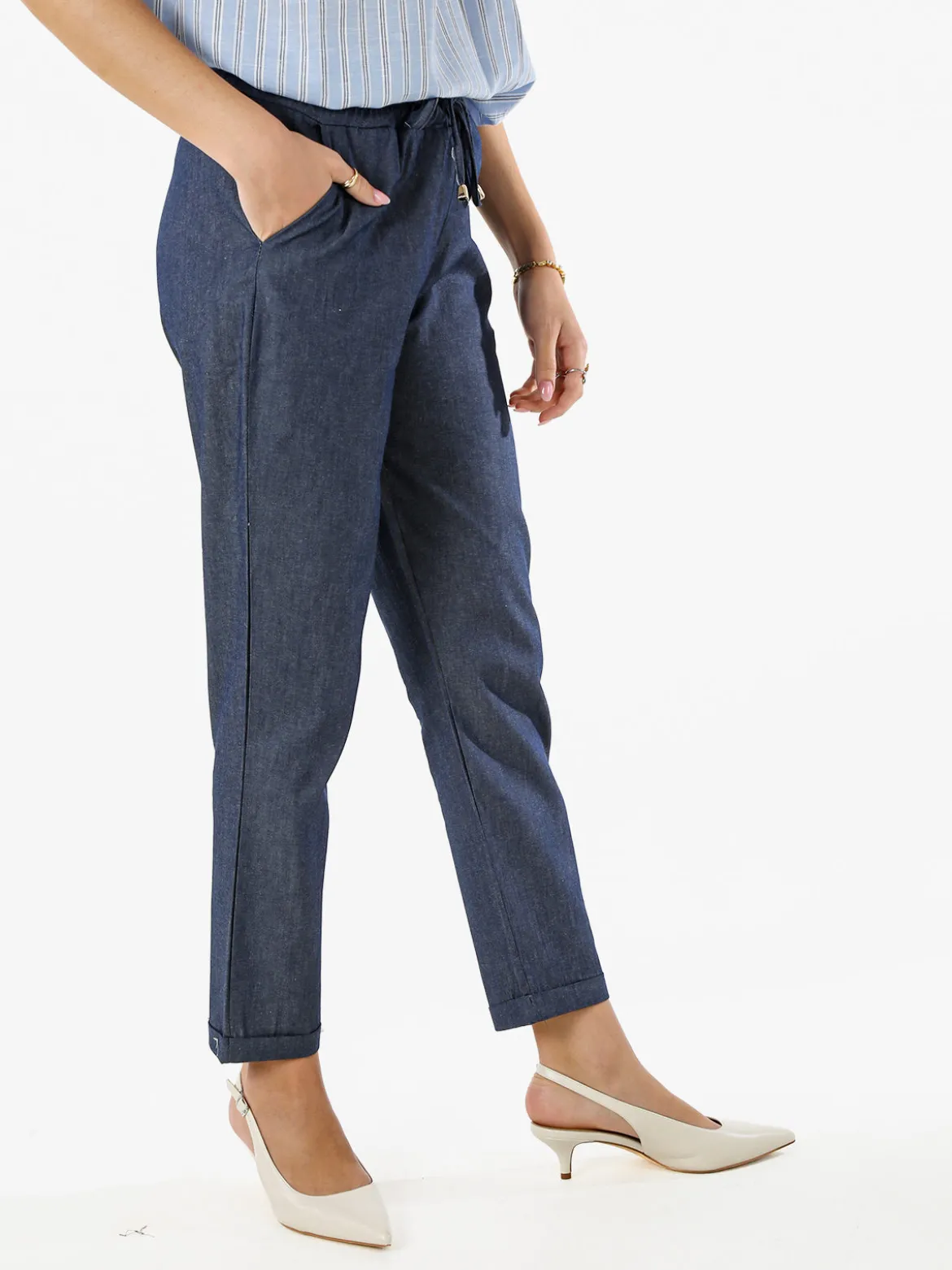 Frenetika Pantaloni donna in cotone effetto jeans con risvolti - blu