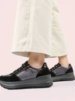 Igi&Co Sneakers donna in pelle con zeppa platform - nero