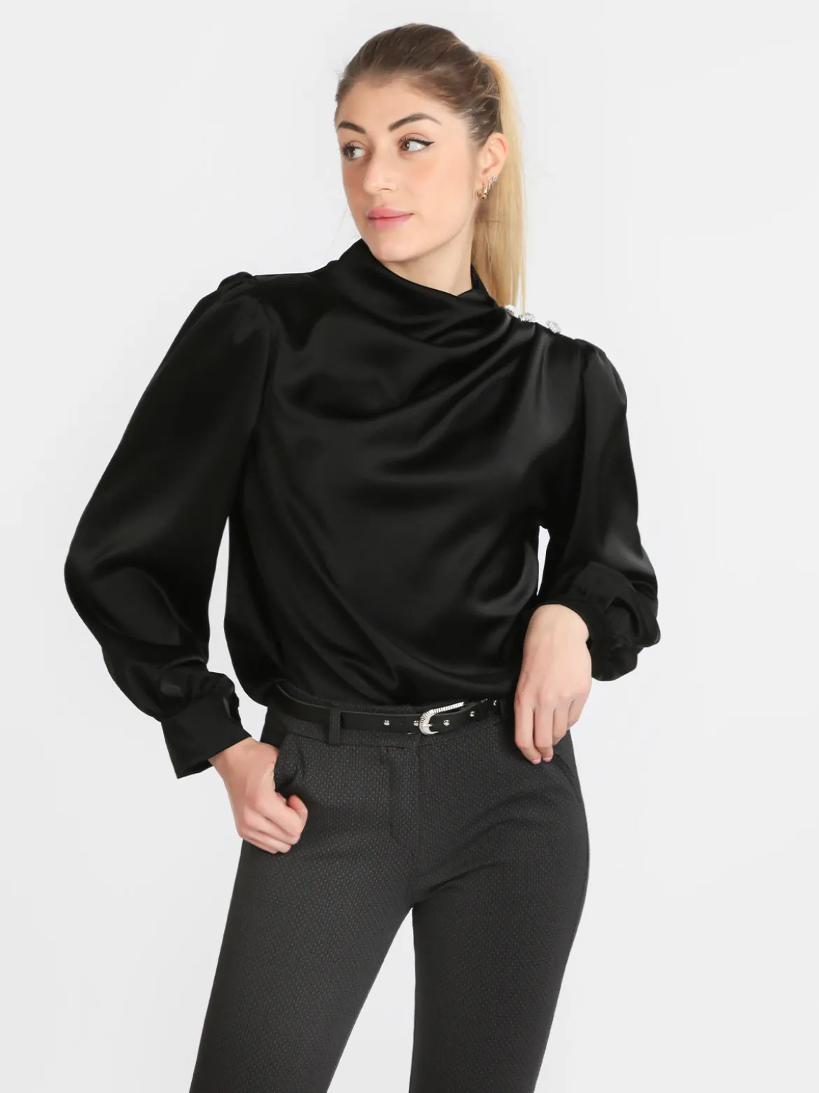 Jack Moda Blusa donna in raso con bottoni gioiello