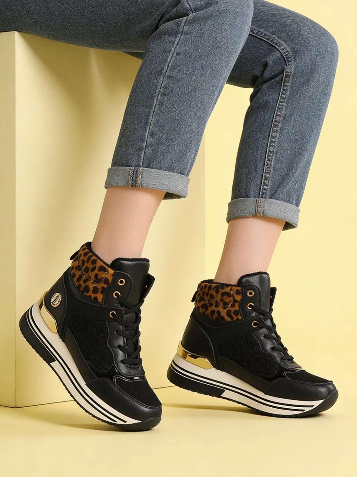Laura Biagiotti Sneakers donna alte con platform e interno in ecopelo - nero