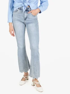 Lissimo Jeans a zampa da donna con ricami e strass