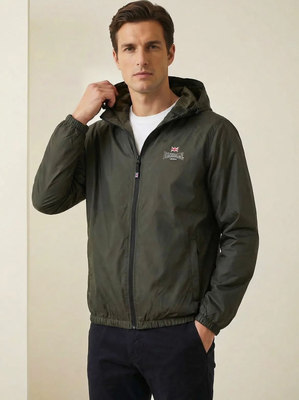 Lonsdale Giacca a vento con cappuccio e zip - militare