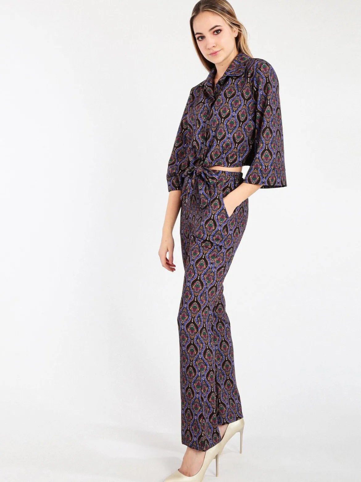 Made In Italy Camicetta donna cropped annodata con manica ampia a 3/4