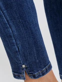 Max & Liu Jeans donna a sigaretta con punto luce sul finale - jeans