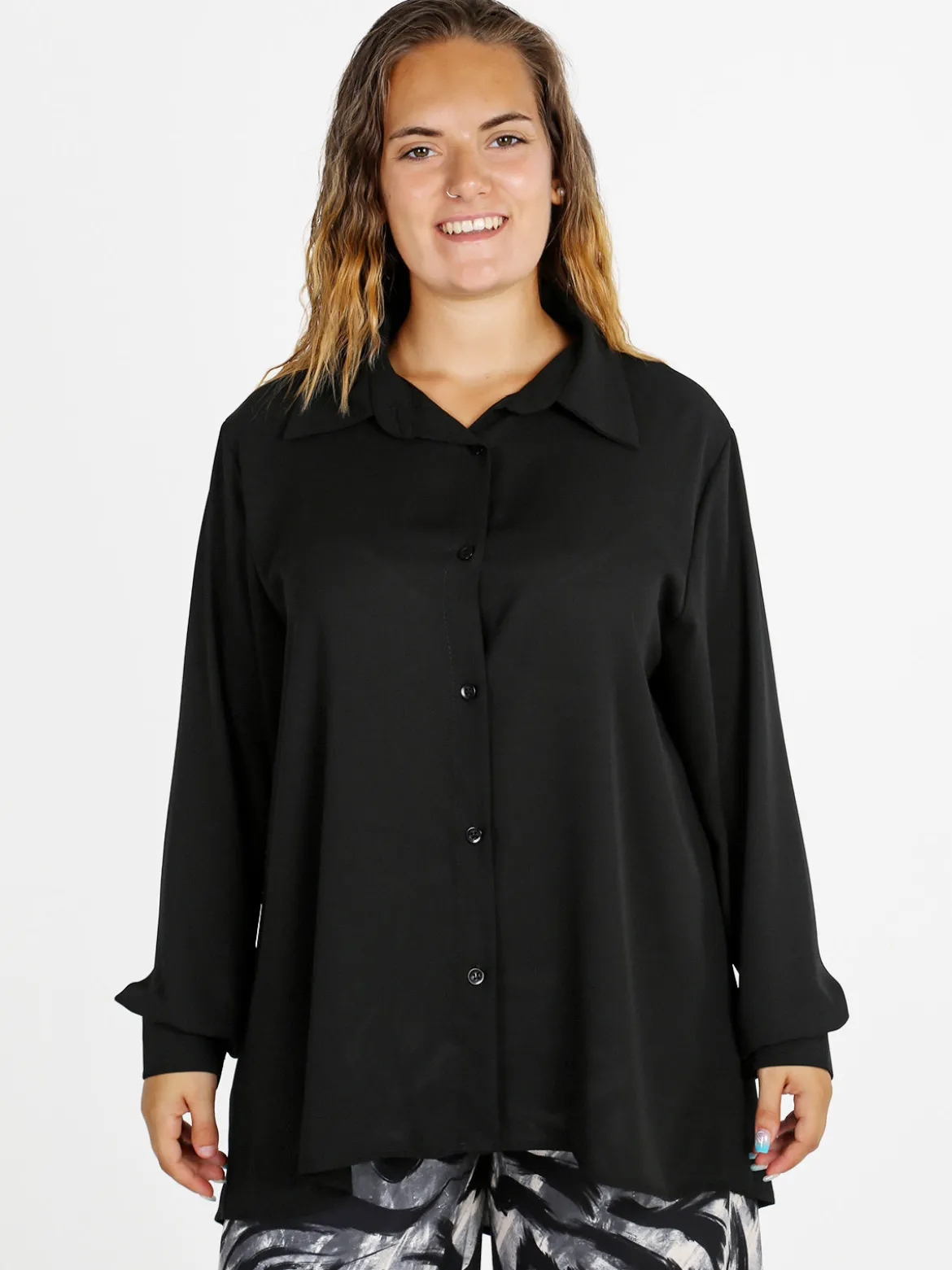 Miss E Co Camicia donna a maniche lunghe linea curvy - nero
