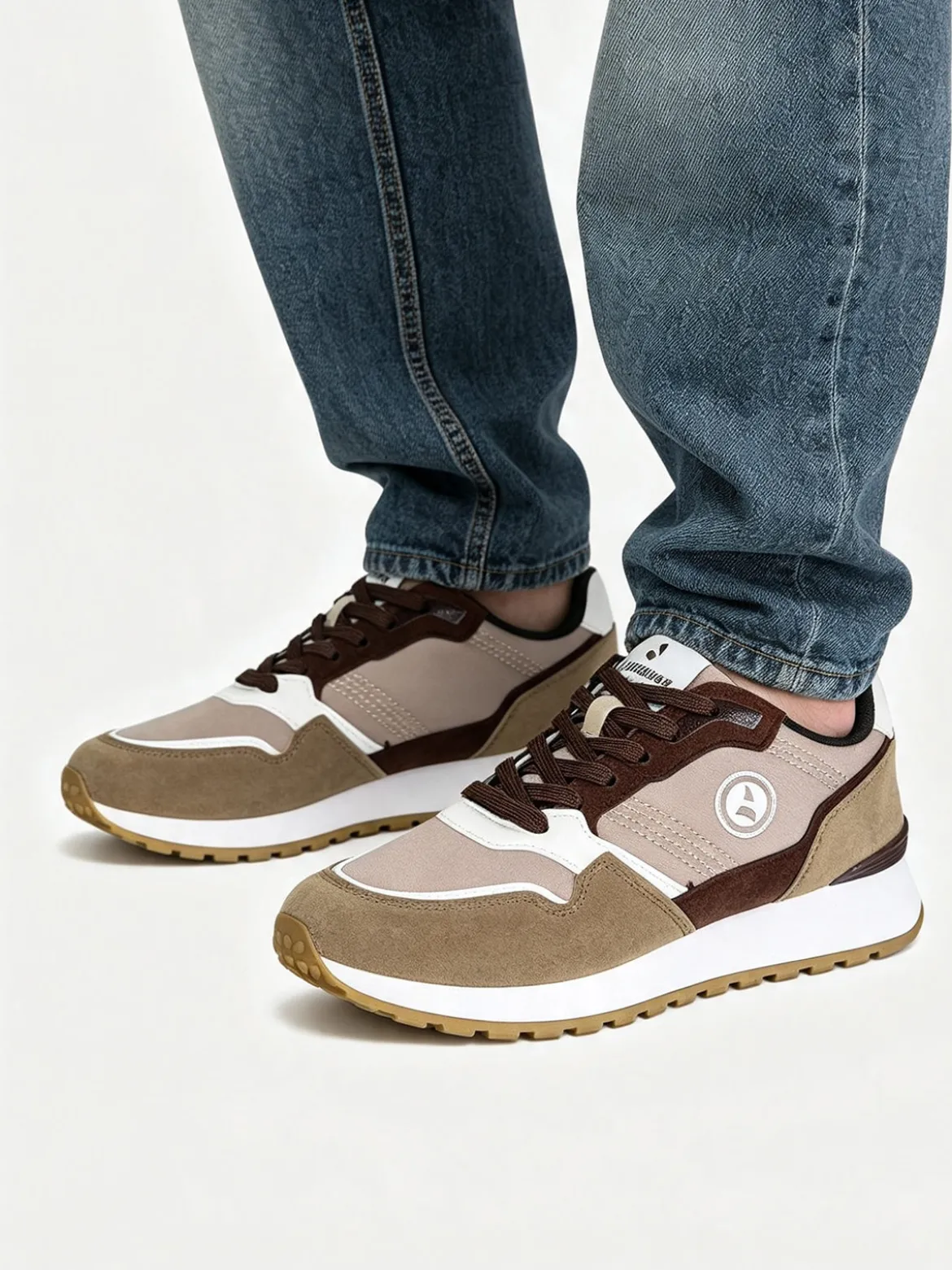 Navigare Sneakers stringate da uomo con platform - marrone