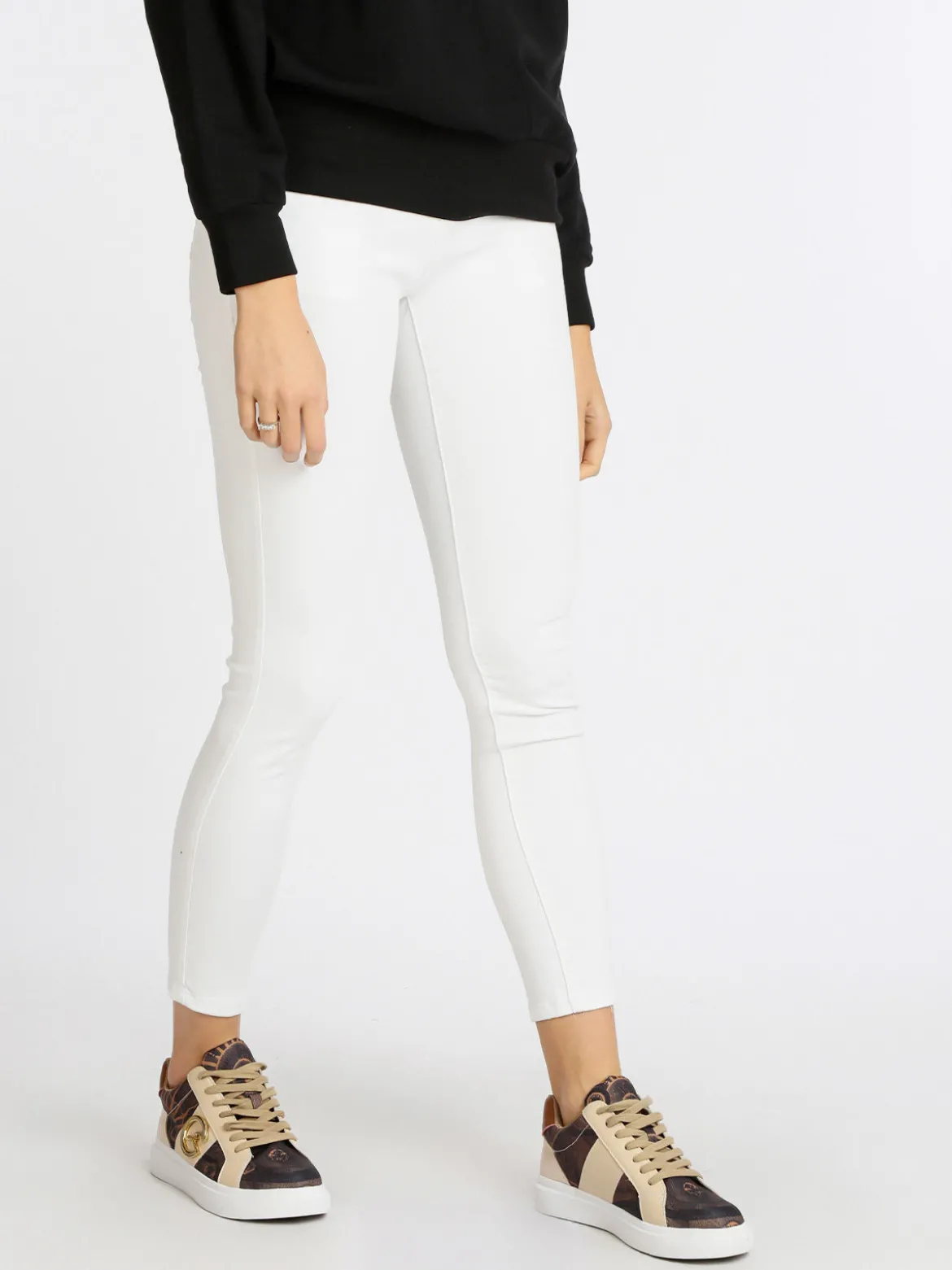 New Collection Pantaloni slim fit da donna