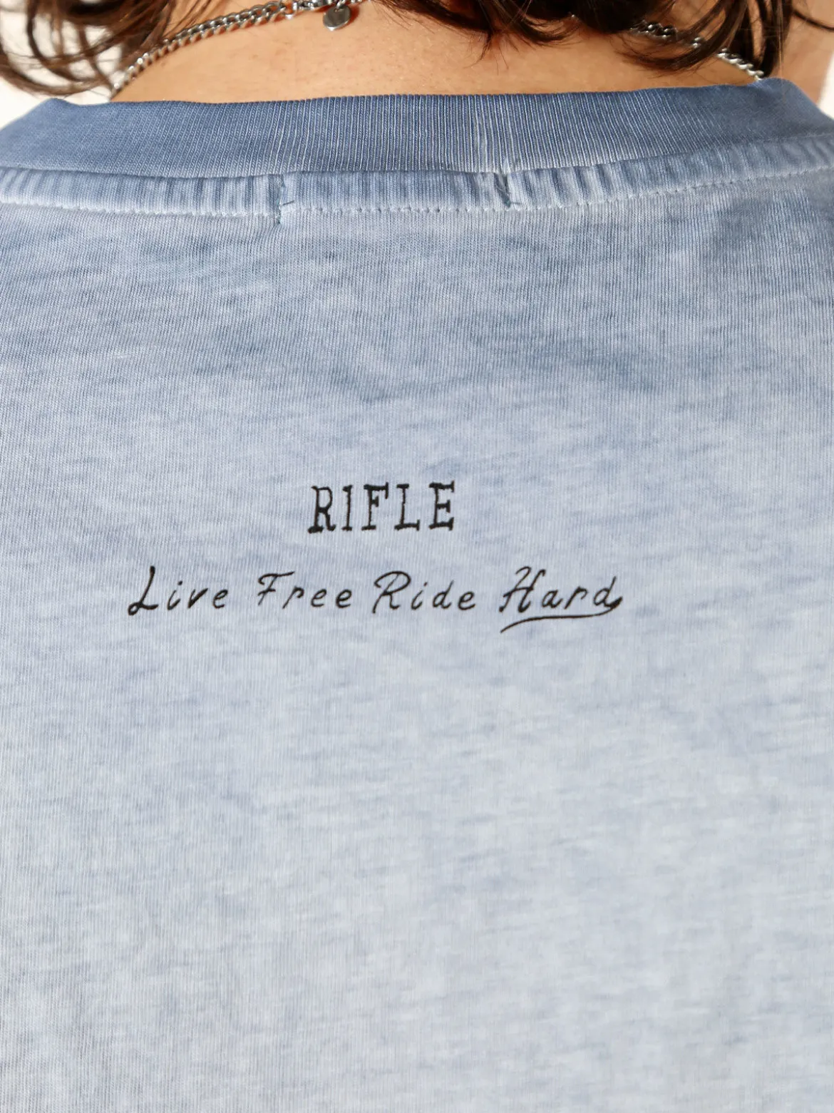 Rifle T-shirt in cotone da uomo con stampa - cielo
