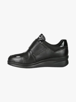 Riposella Scarpe in pelle da donna con strappo e zeppa - nero