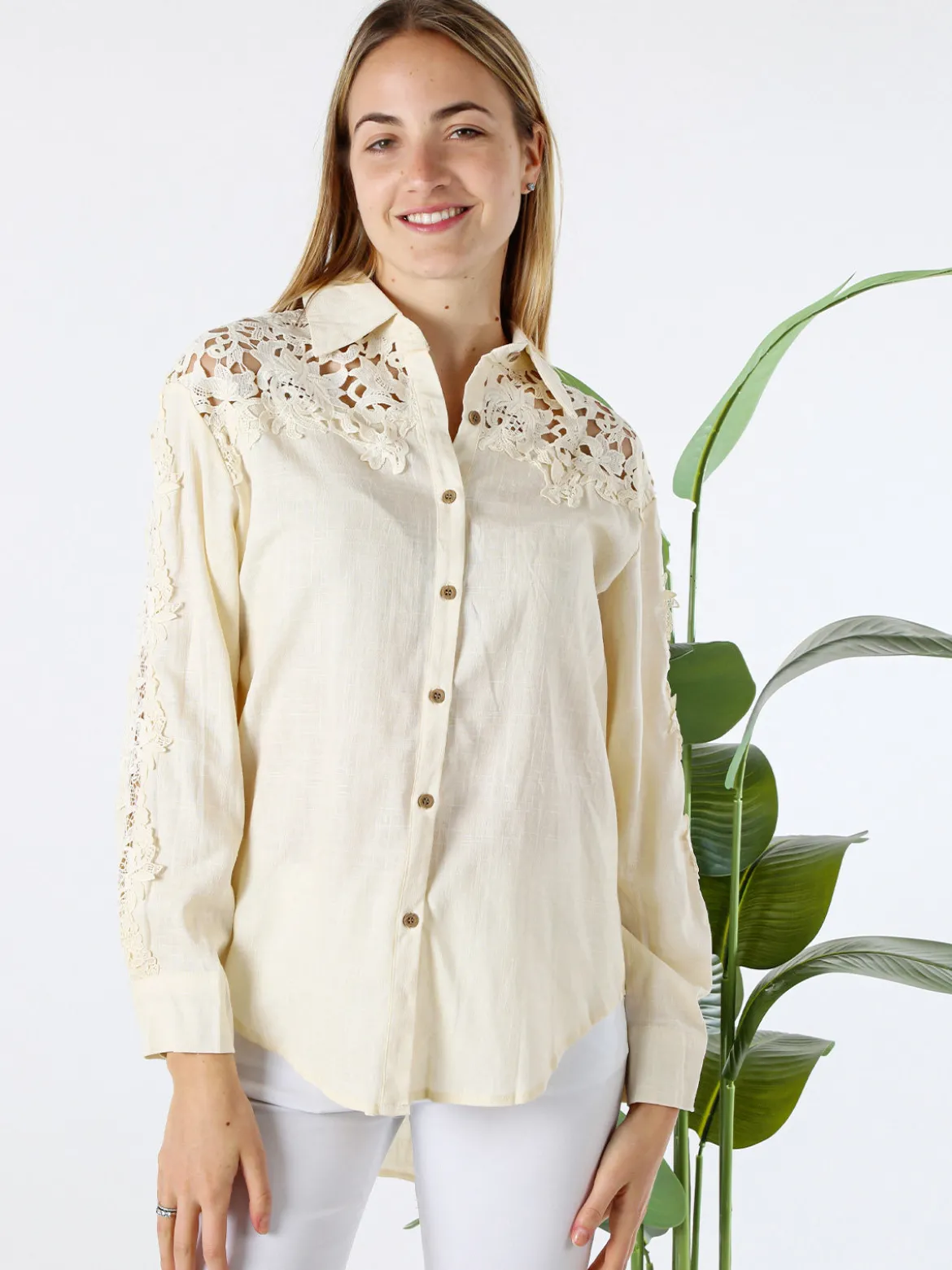 Rossamiss Camicia donna a maniche lunghe con dettagli in pizzo macramè - beige