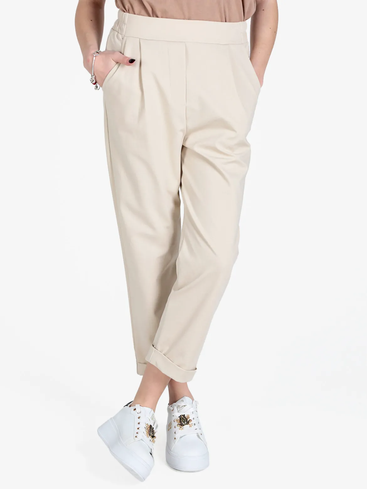 Sisan Pantaloni casual da donna con risvolto
