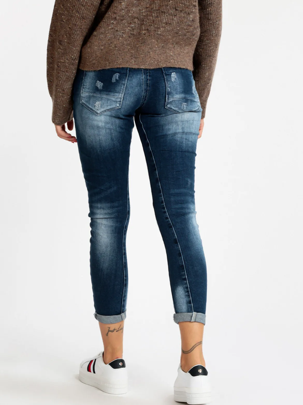 Smagli Jeans donna con strappi