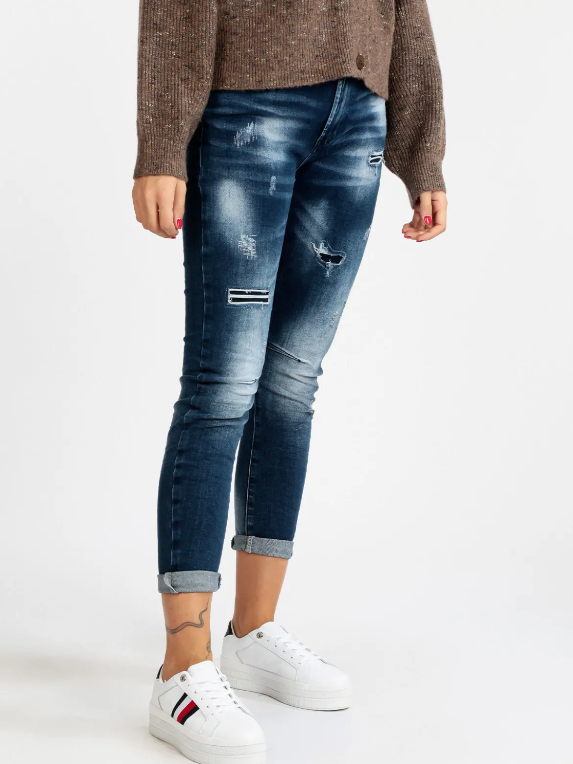 Smagli Jeans donna con strappi