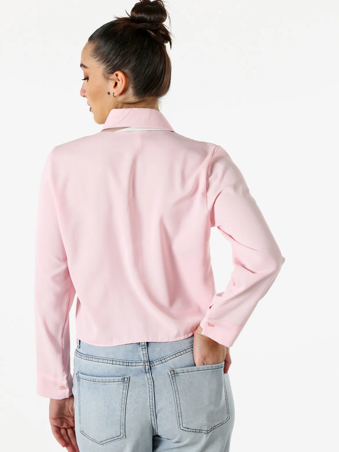 Solada Camicia crop da donna a maniche lunghe con cravattino a foulard - rosa