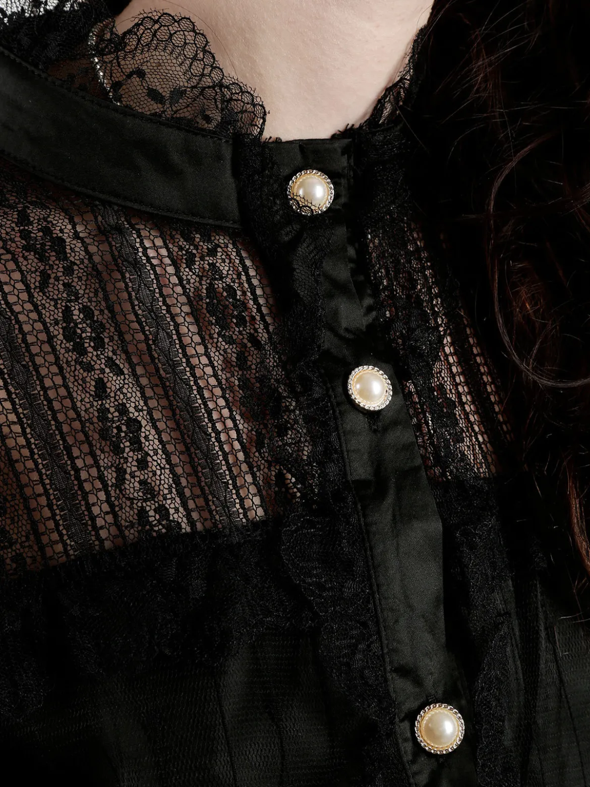 Solada Camicia donna con bottoni di perle e pizzo