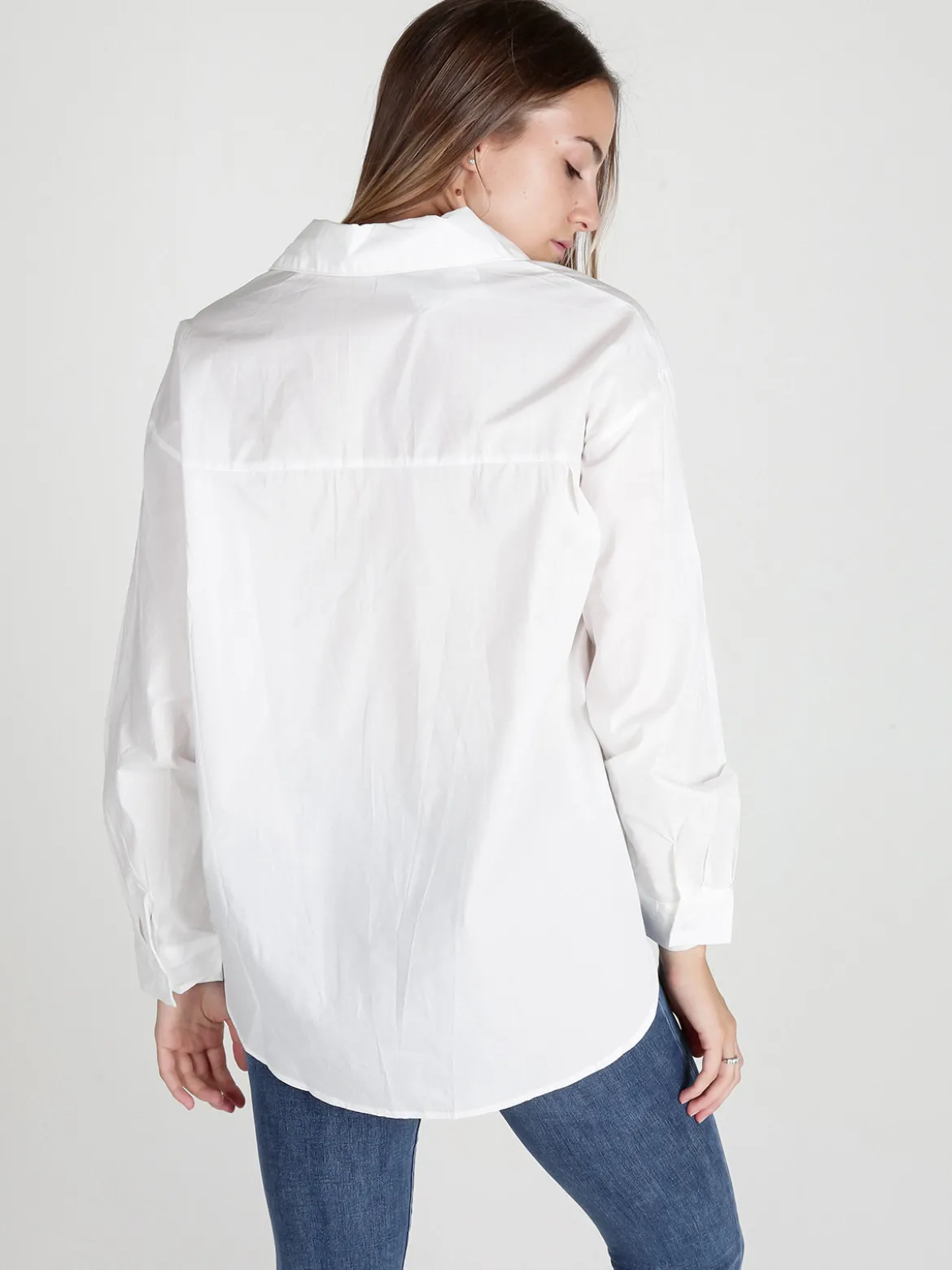 Solada Camicia donna oversize con taschino ricamato