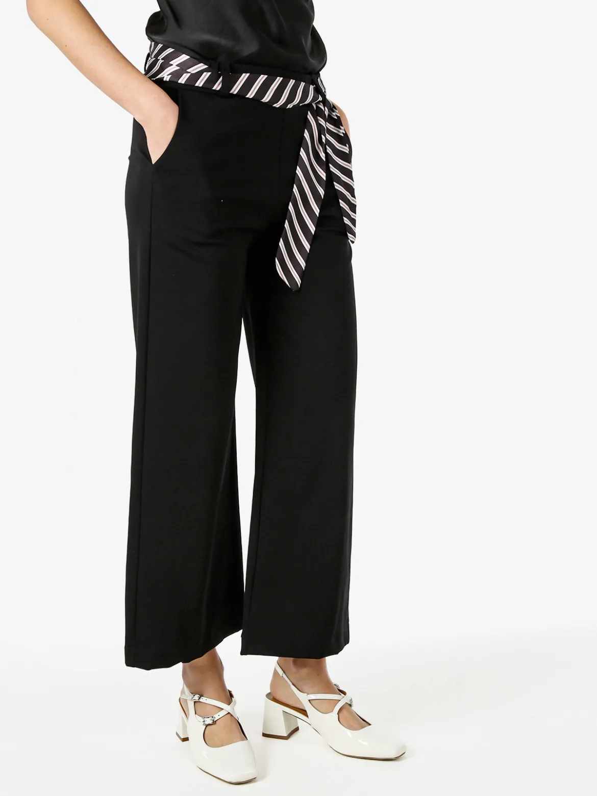 Solada Pantaloni donna cropped a gamba larga con cintura a foulard - nero