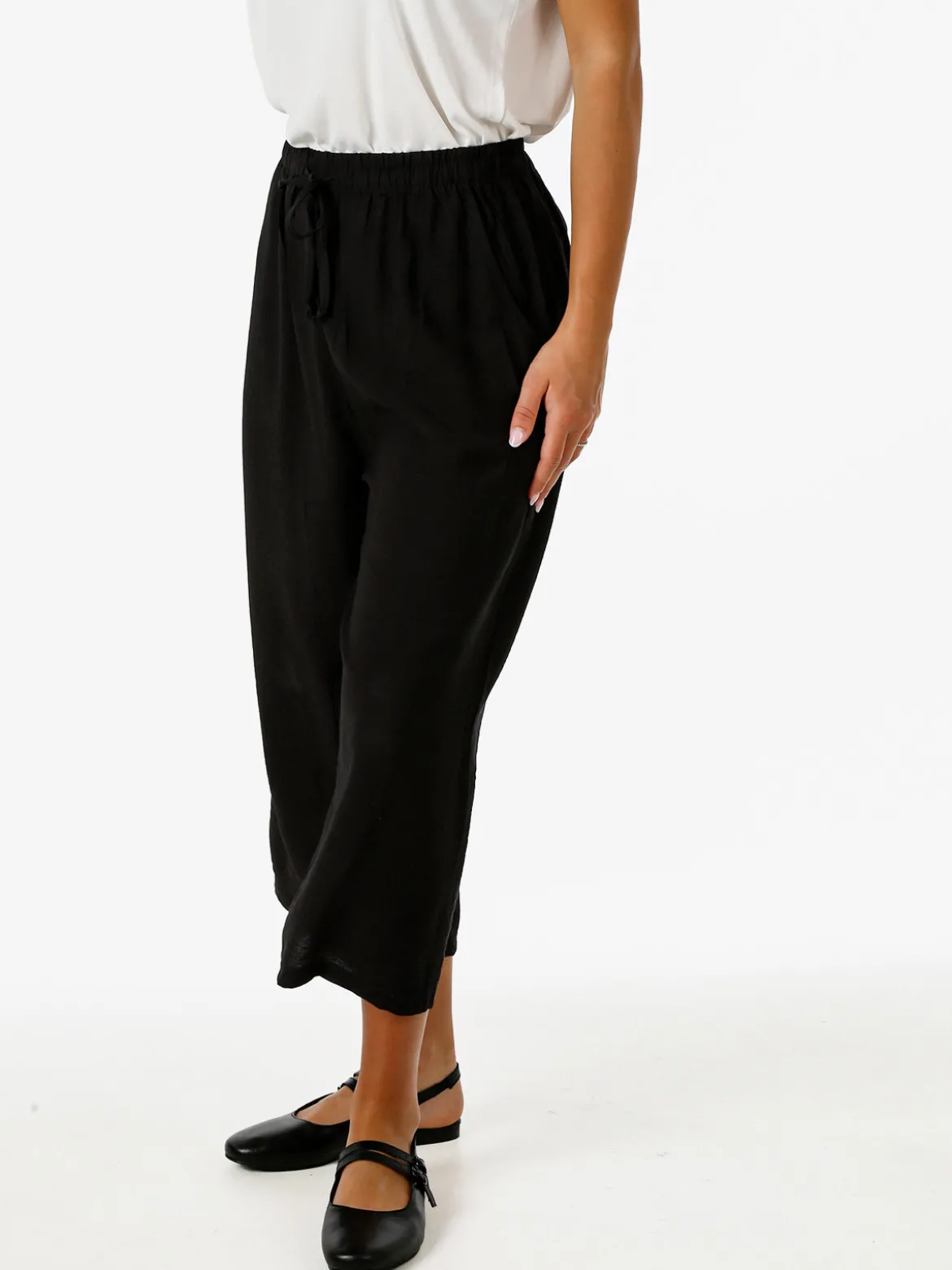 Solada Pantaloni donna cropped a gamba larga con coulisse - nero