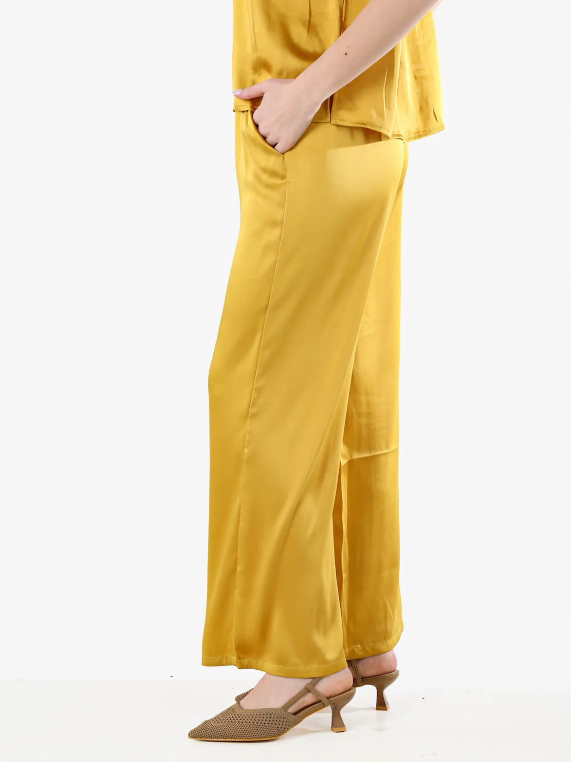 Solada Pantaloni donna effetto raso - giallo