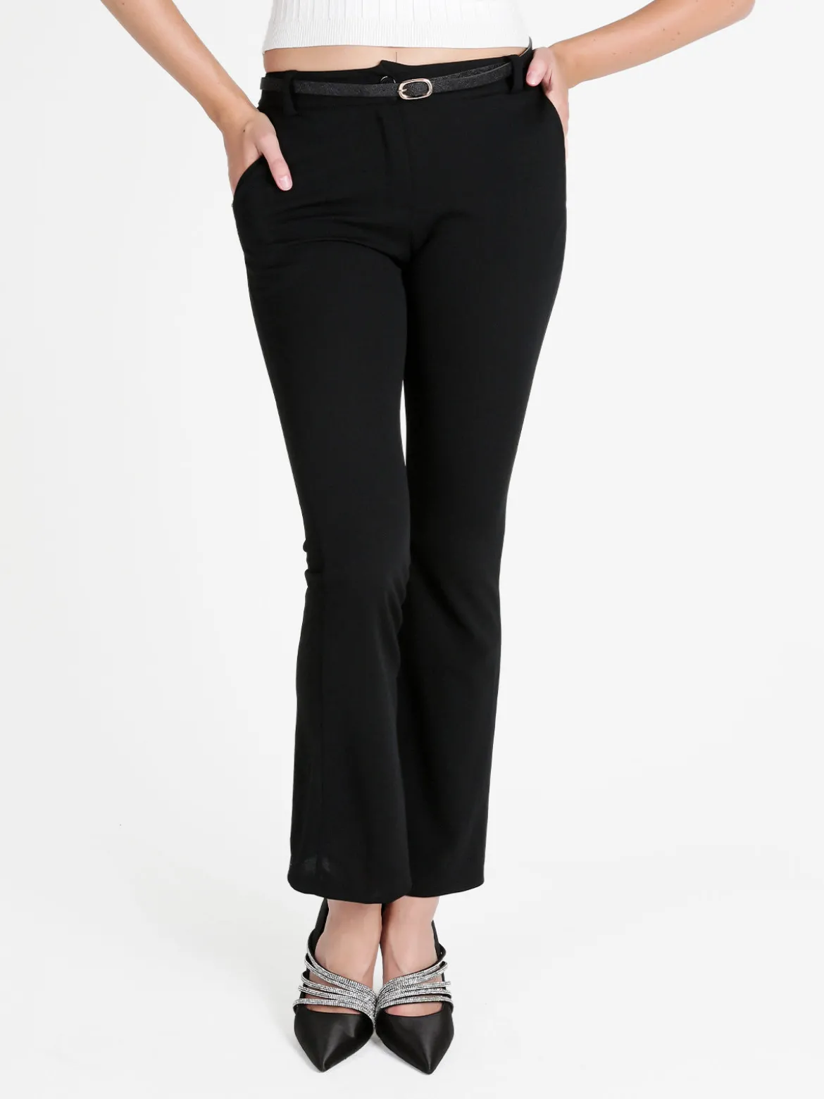 Solada Pantaloni slim fit da donna con finale a zampa