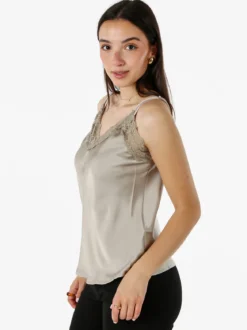Solada Top donna effetto raso con scollo in pizzo e spalline strette - taupe