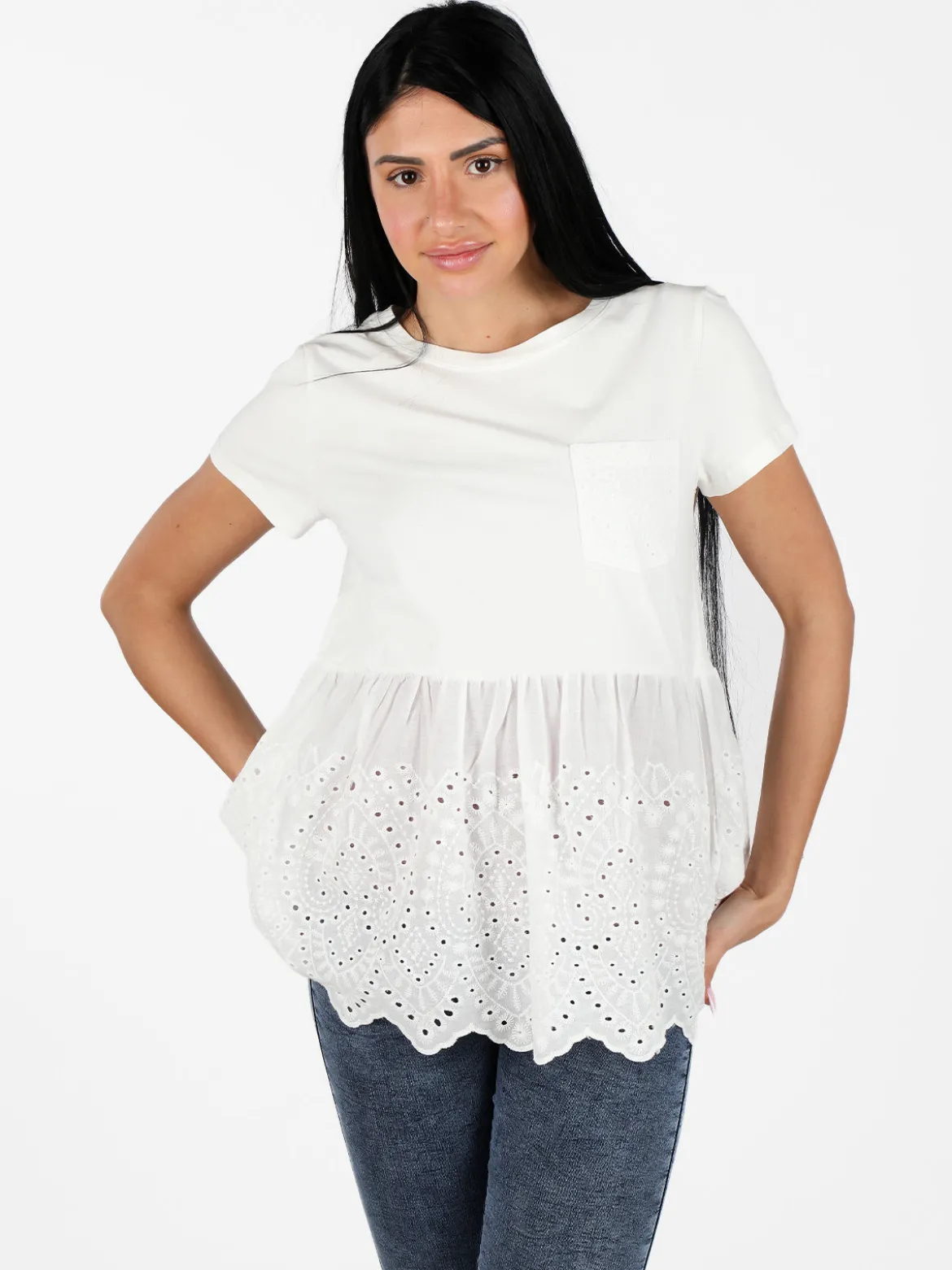 Solada T-shirt donna con taschino e ricami macramè