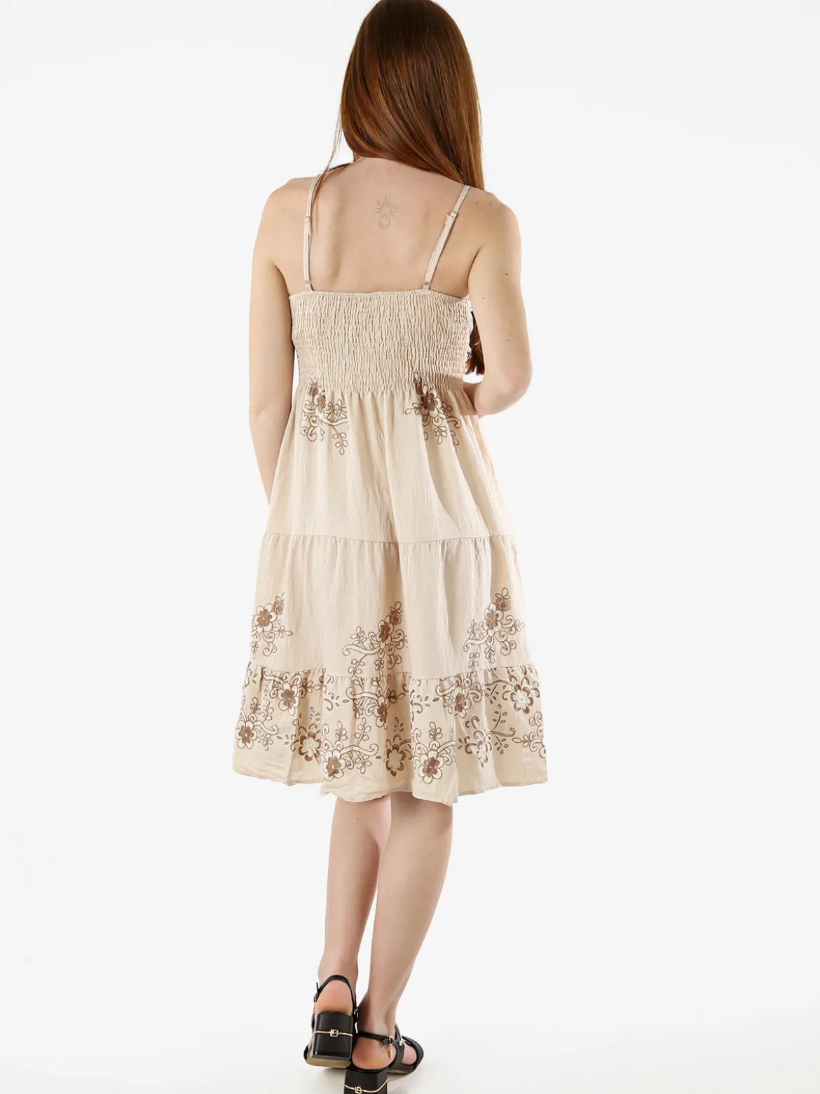 Solada Vestito donna in viscosa con spalline strette e ricami floreali - beige