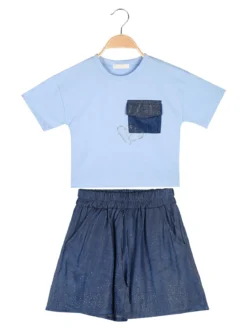 Sweet Junior Completo 2 pezzi corto da bambina con t-shirt cropped e shorts con micro borchie - azzurro