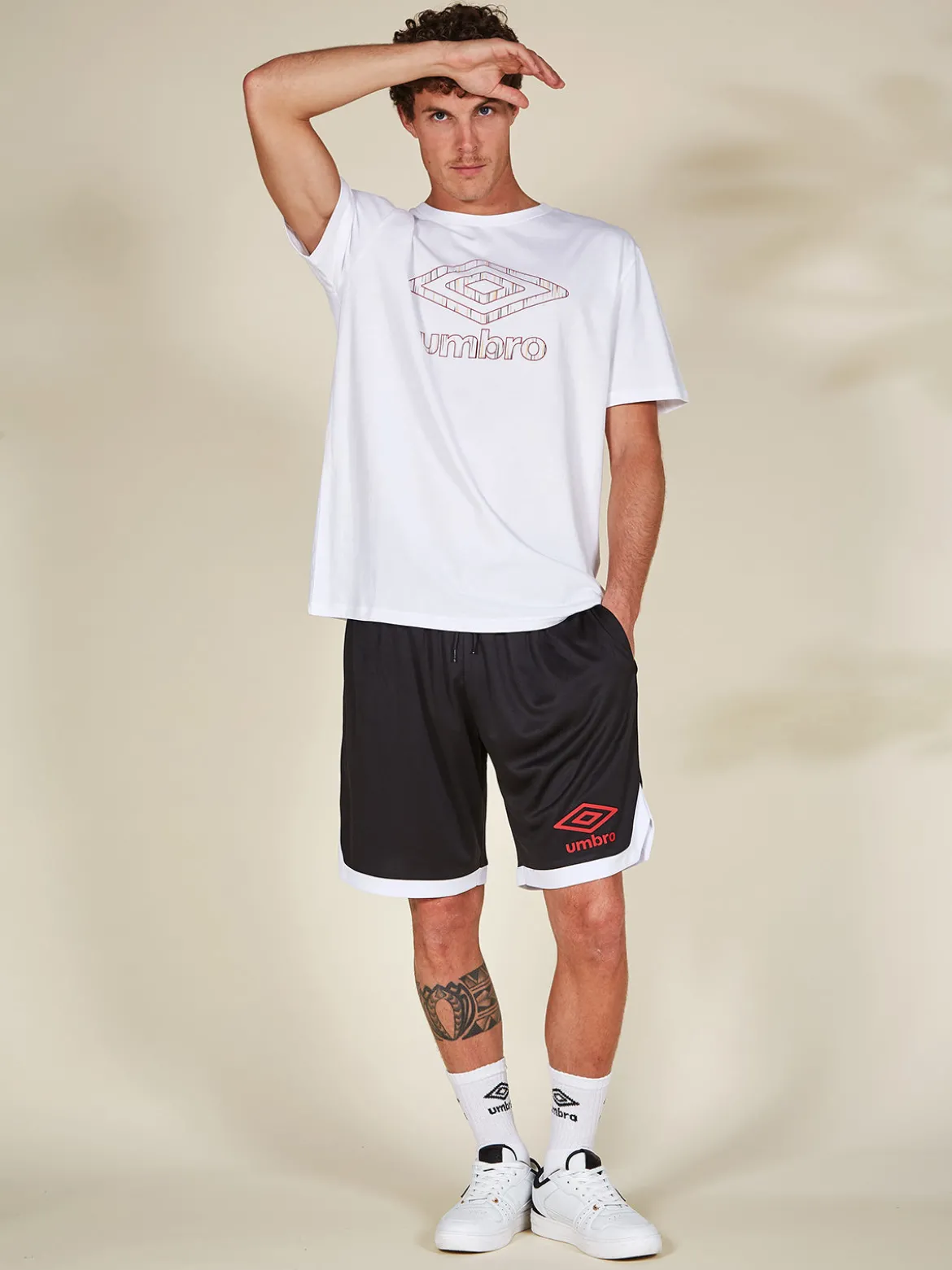 Umbro Completo corto da uomo con logo t-shirt in cotone e bermuda sportivi - bianco