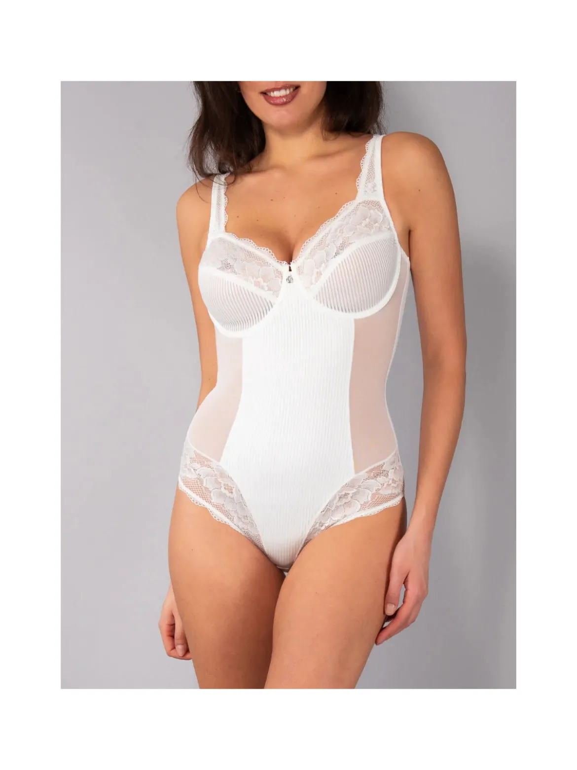 Verde Veronica AR42 Body donna con pizzo coppa C con ferretto - panna