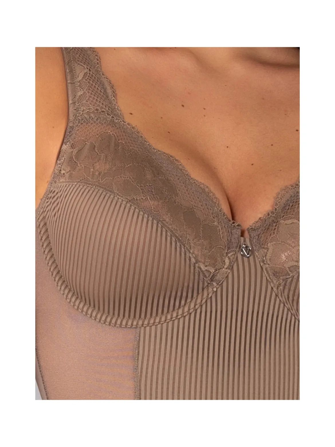 Verde Veronica AR42 Body donna con pizzo coppa D con ferretto - fango