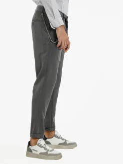 X-Cape Pantaloni casual da uomo con catena