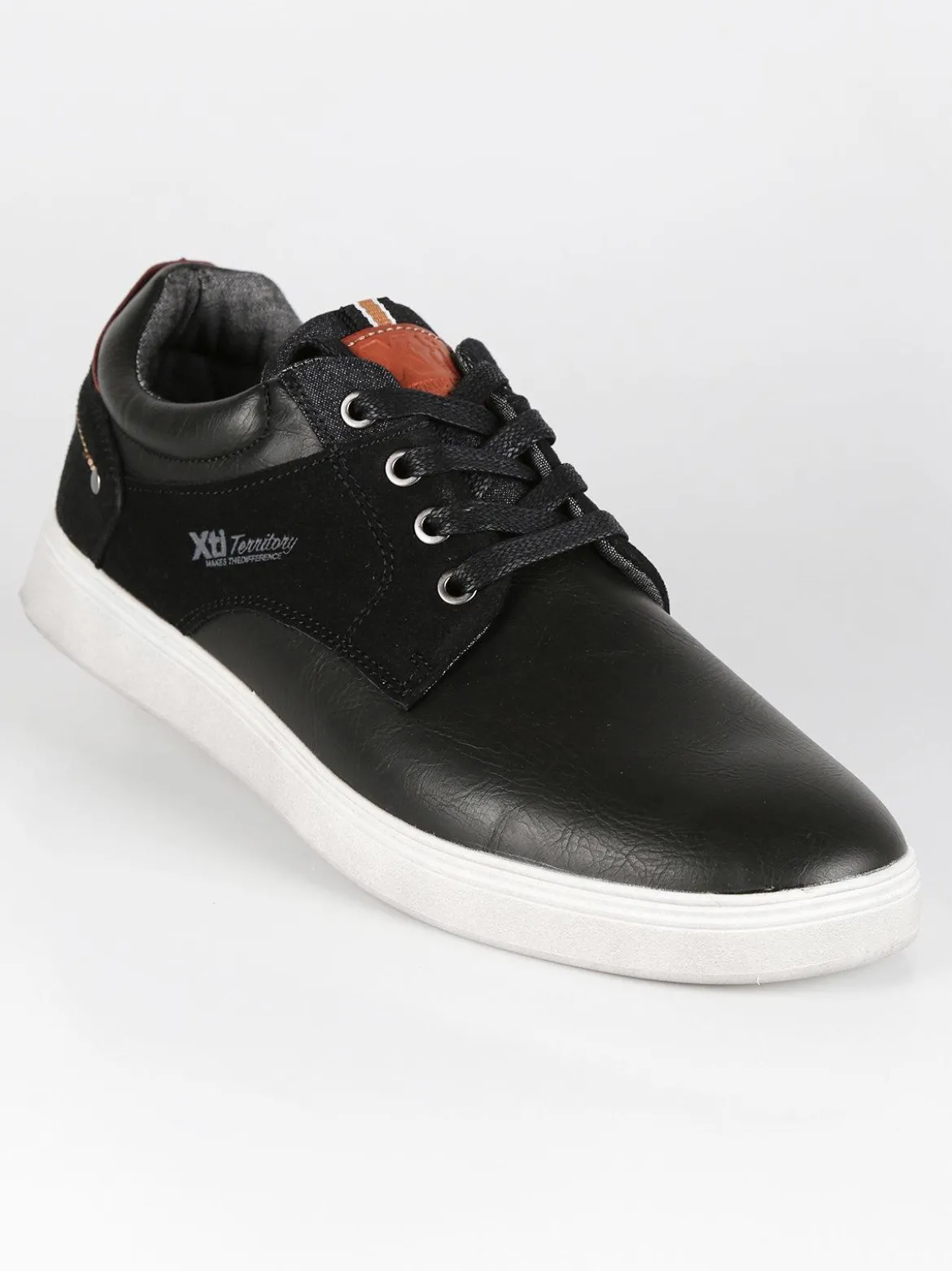 Xti Sneakers basse uomo in ecopelle