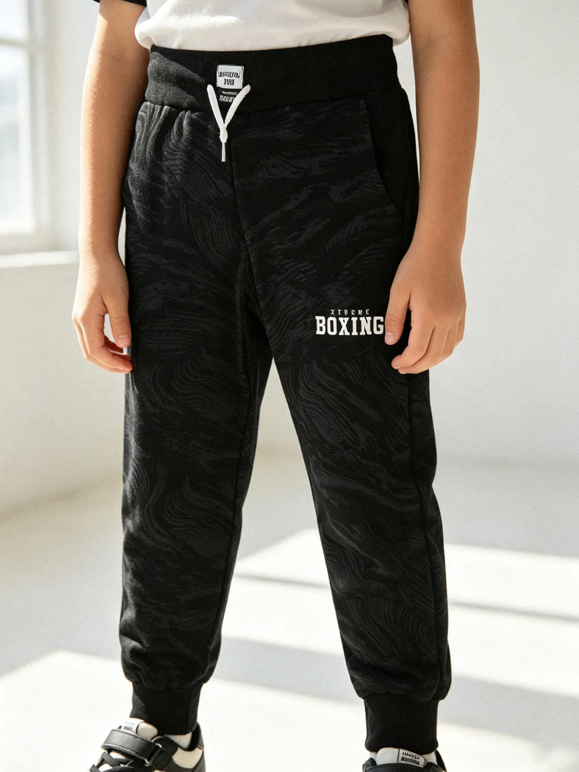 Xtreme Boxing Pantaloni sportivi da ragazzo con coulisse e polsini - nero