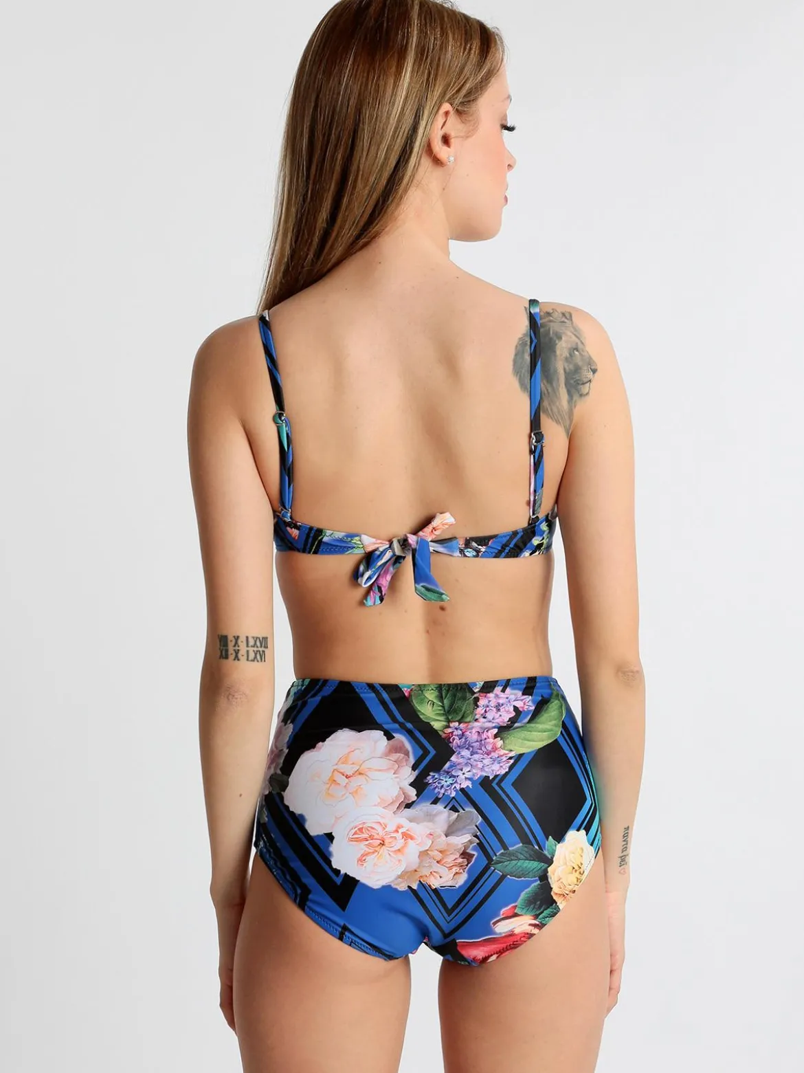 Y&M Bikini a fascia con slip a fianco alto