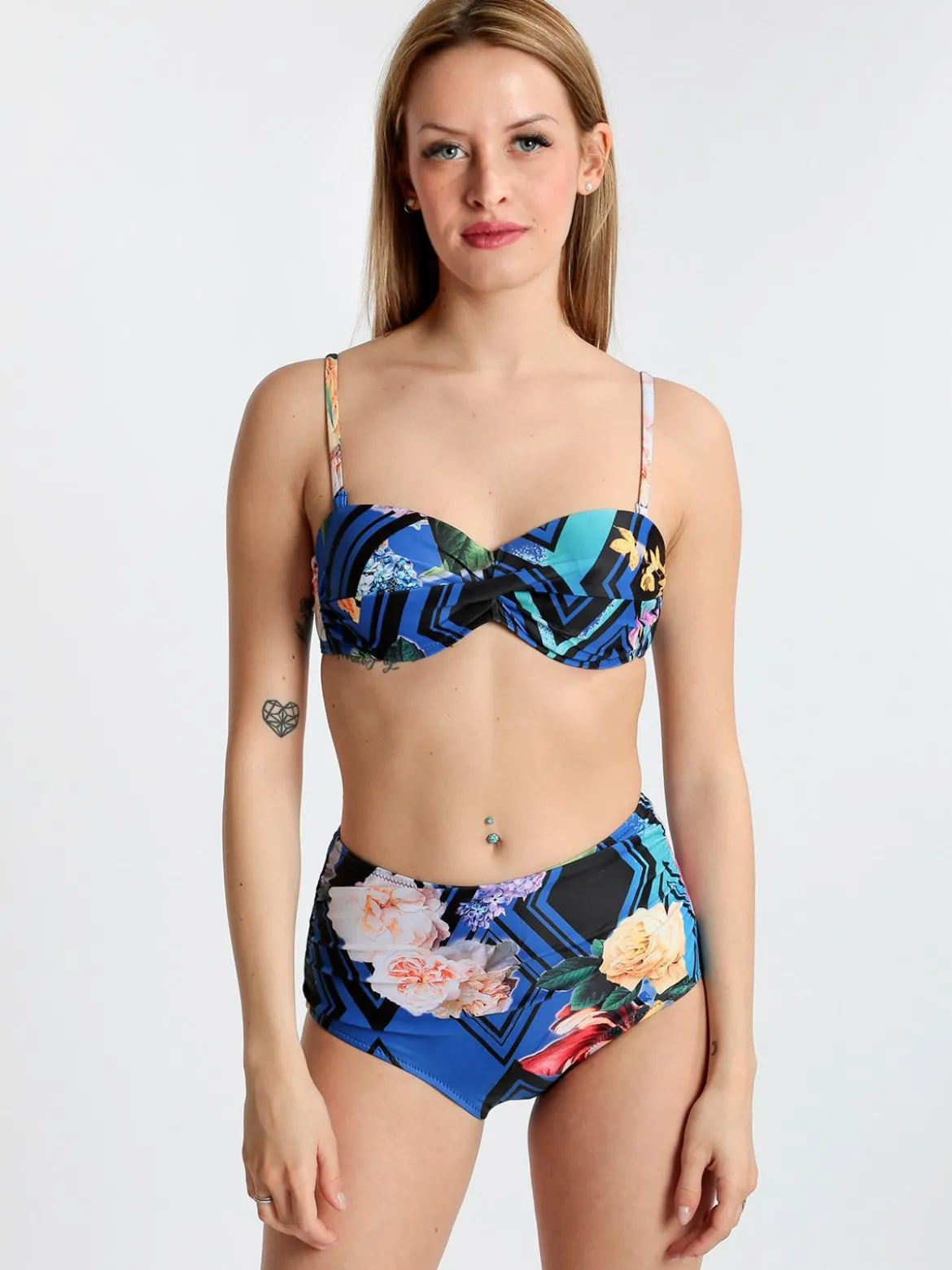 Y&M Bikini a fascia con slip a fianco alto